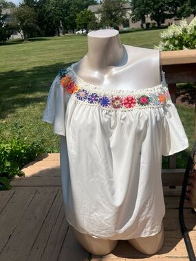 White Embroidered Floral Off-Shoulder  Top Blouse Cropped Women's Top-XL